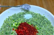 苜蓿与某些食物搭配不宜（避免苜蓿与特定食物的搭配，保障健康）